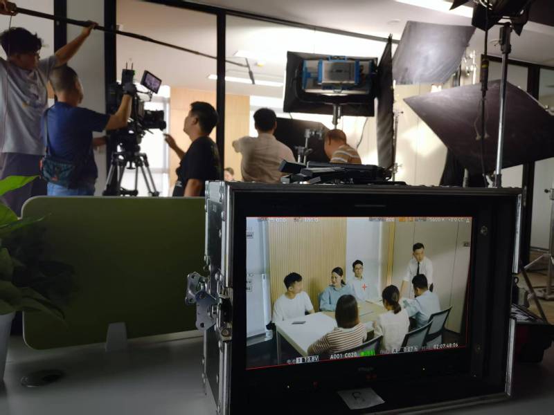 宝鸡TVC拍摄公司：科技产品视觉化大师，诠释未来感与功能美学